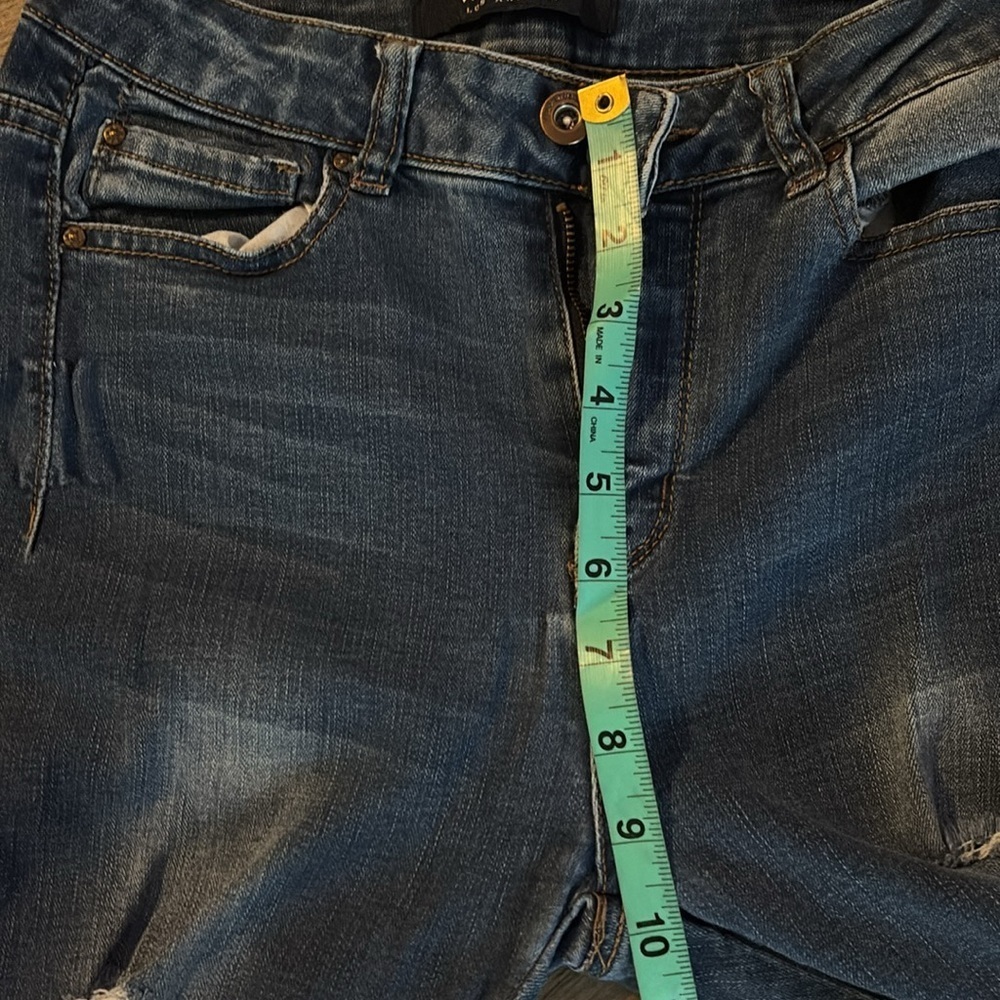 Wax distressed skinny jeans  Sz 7 - Picture 9 of 15